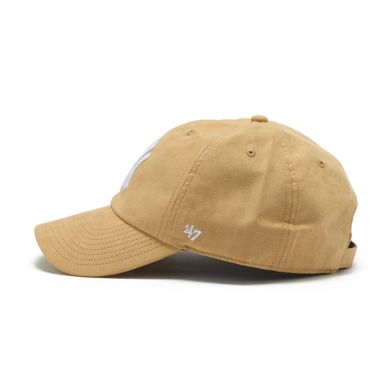 ’47 クリーンナップ ニューヨーク・ヤンキース Ballpark Suede カーキ  | ’47 フォーティーセブン公式オンラインストア