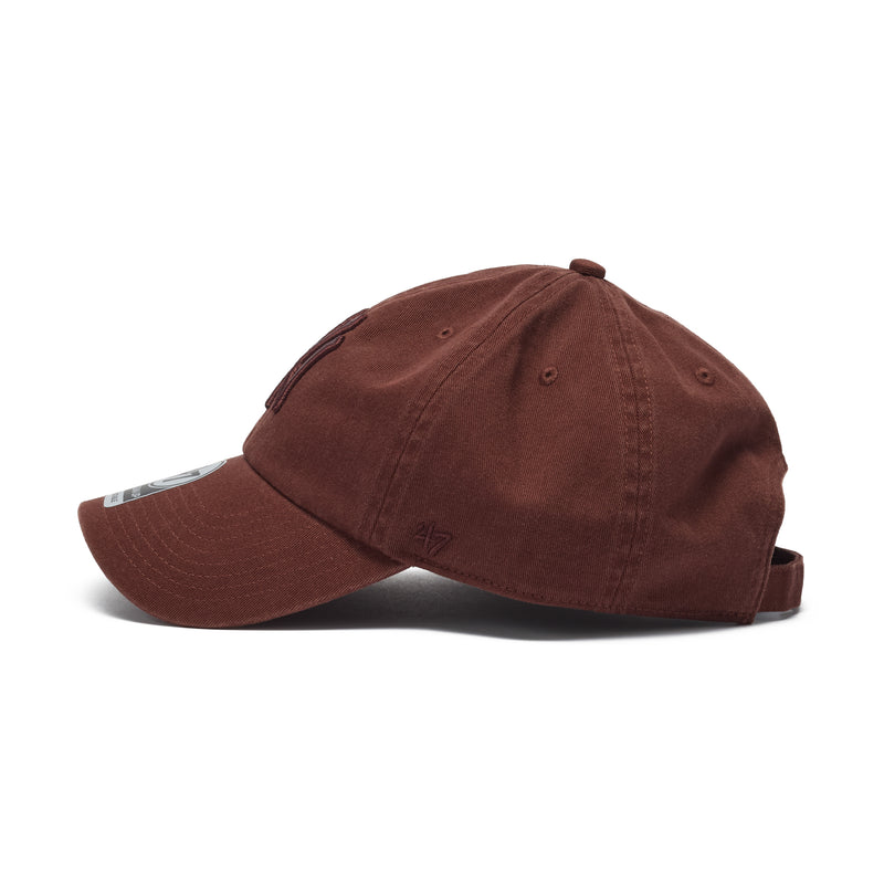 ’47 クリーンナップ ニューヨーク・ヤンキース MLB Tonal Color カカオ フォーティーセブン公式ストア限定  | ’47 フォーティーセブン公式オンラインストア